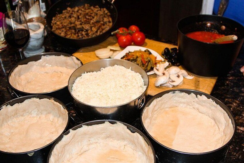 PRIVATE Chicago-Style Pizza or Pasta Cooking Class Near Chicago 4