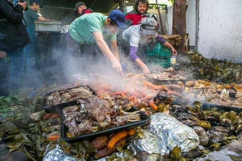 Preparation of curanto. Typical regional dish. 3