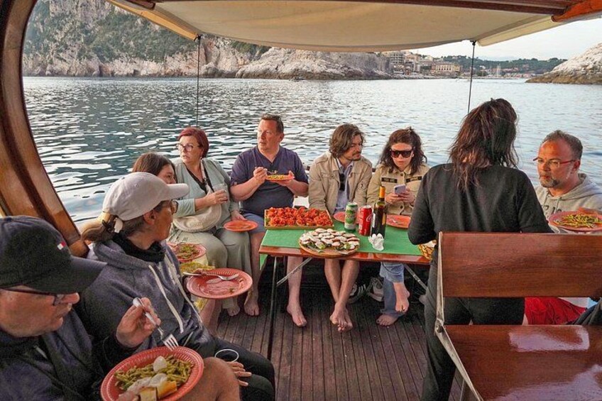 8 Hours Cinque Terre with Lunch on Boat in Spezia 5