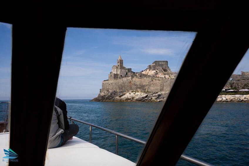 8 Hours Cinque Terre with Lunch on Boat in Spezia 3