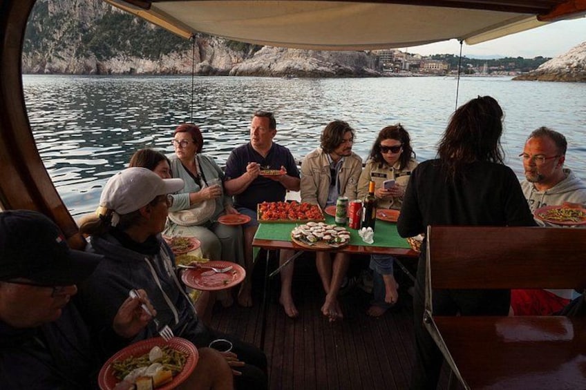 Boat tour in Cinque Terre from La Spezia with lunch on board 5