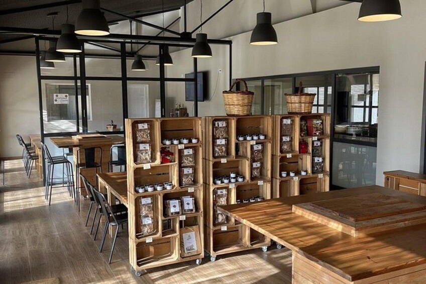 From cultivation to dish : Guided tour and mushroom tasting 2