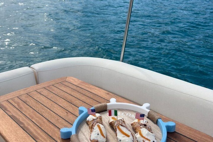 Palermo : Luxury Boat Tour with Snacks and Snorkeling 3