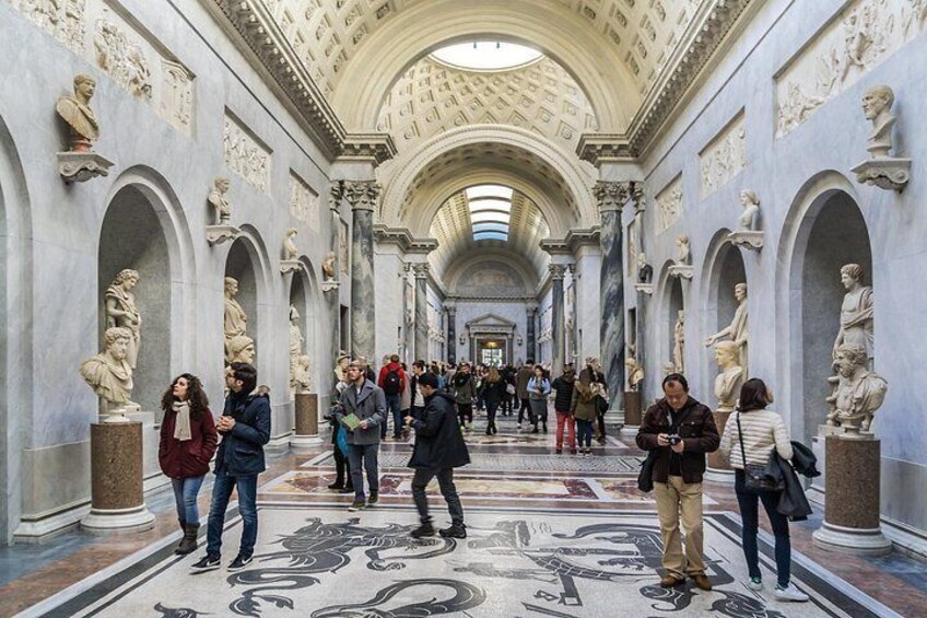 Vatican Museums and Rome's highlights private excursion 3