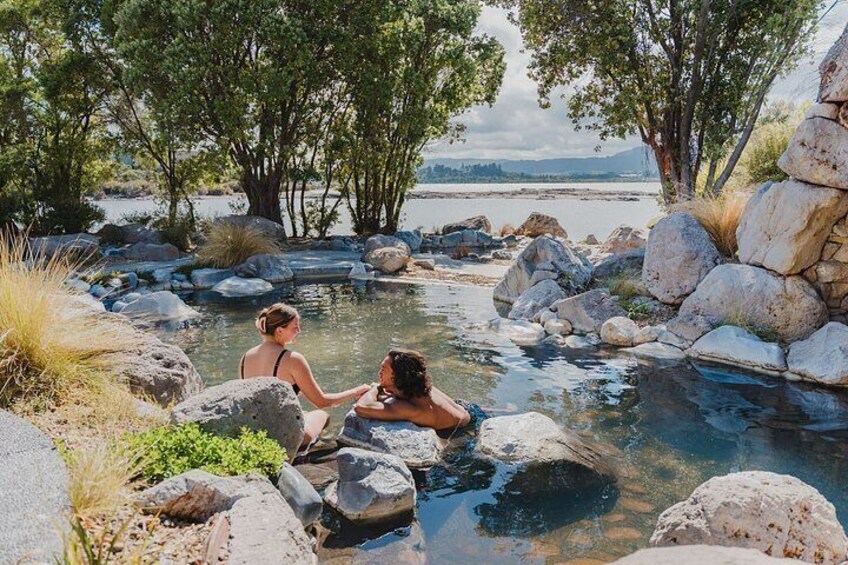 Polynesian Spa Rotorua: Deluxe Lake Spa Hot Spring Bathing 2