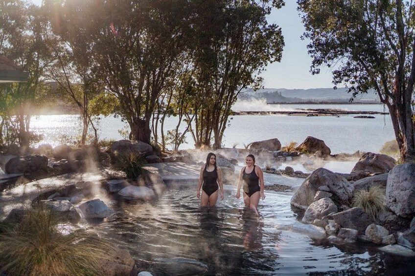 Polynesian Spa Rotorua: Deluxe Lake Spa Hot Spring Bathing 2