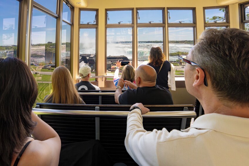 Niagara Falls Small Group Walking Tour With Journey and Skylon Tower 4