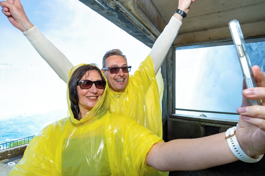 Niagara Falls Small Group Walking Tour With Journey and Skylon Tower 3
