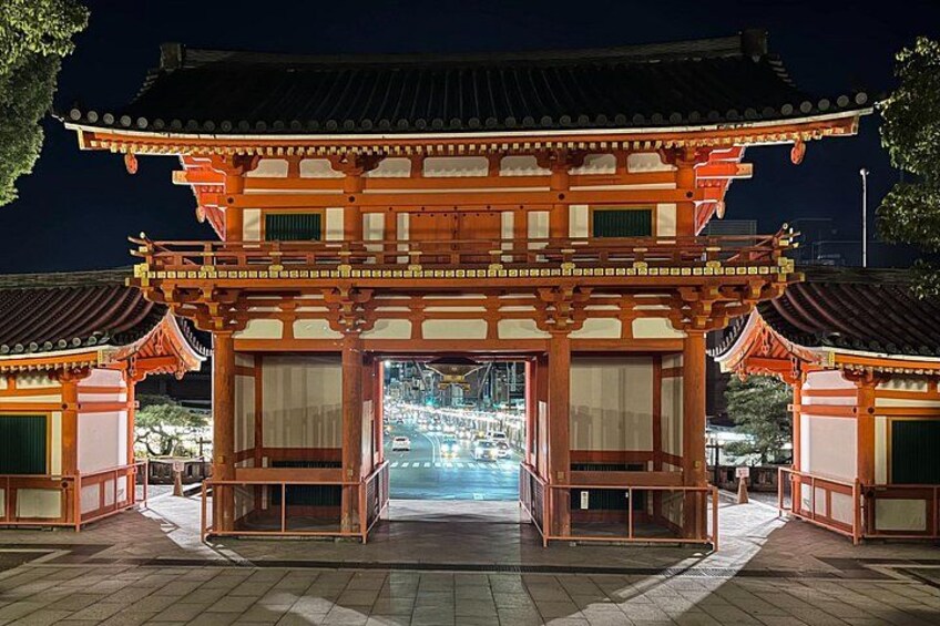 Kyoto: Gion Magical Night Walking Tour & Geisha Culture 2