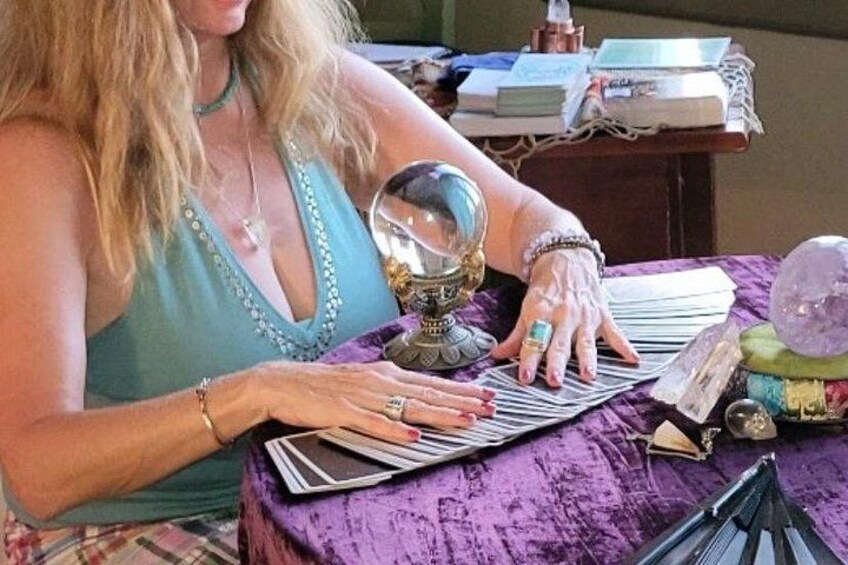 1 Hour Private Tarot Reading in Wilmington 1