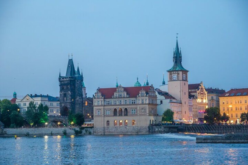 Prague Sightseeing Boat Cruise with Buffet Dinner 4