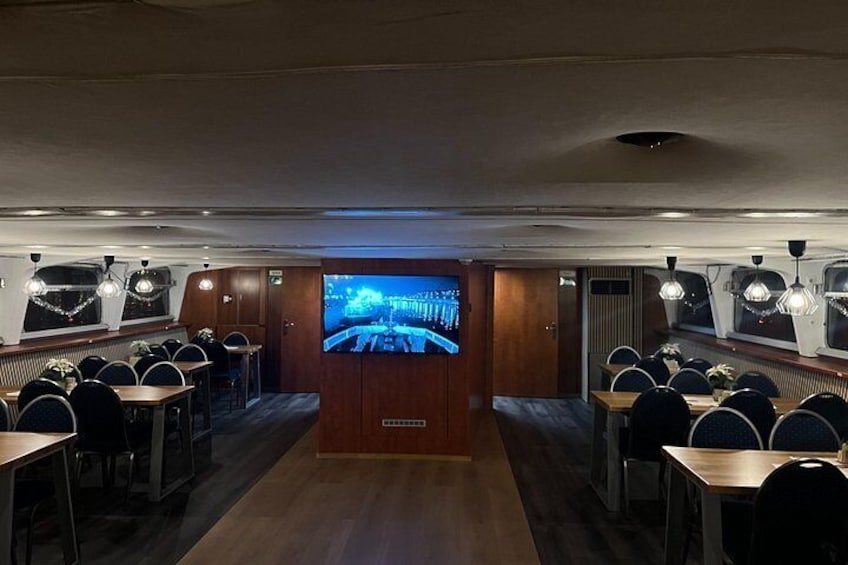 Prague Sightseeing Boat Cruise with Buffet Dinner 4