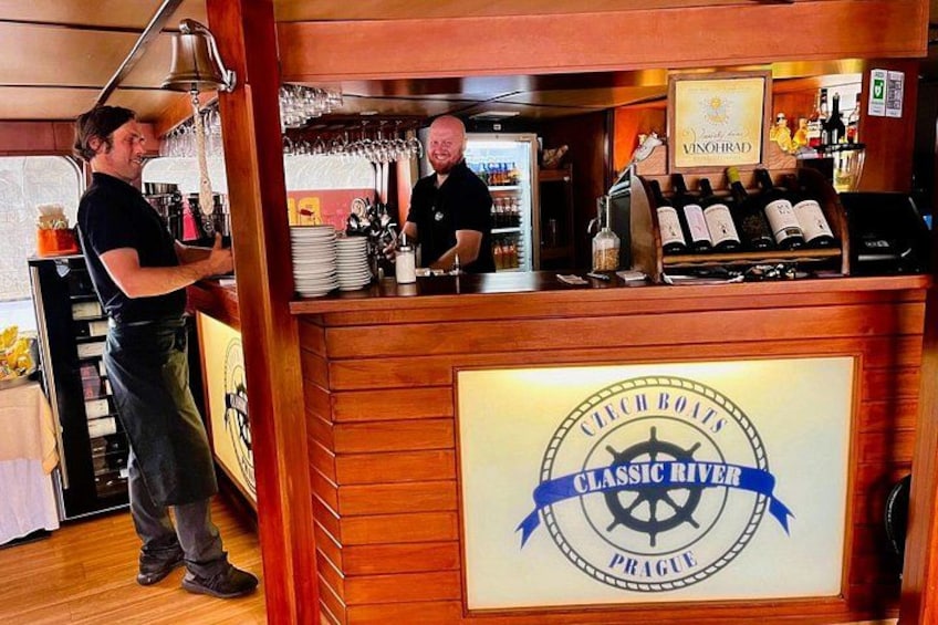 Prague Sightseeing Boat Cruise with Buffet Dinner 4
