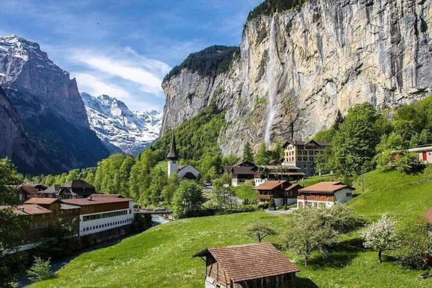 Discover Lauterbrunnen with CHEESE & CHOCOLATE 5