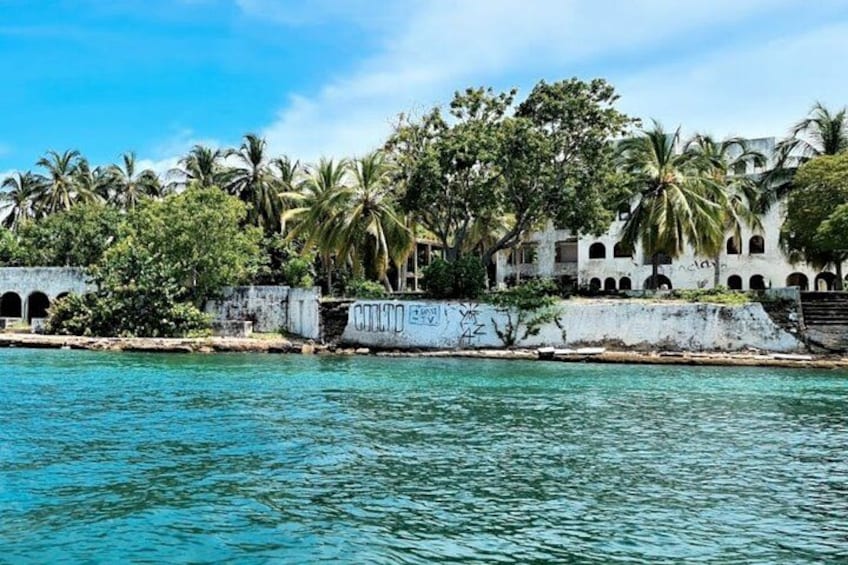 Cartagena 5 Island Hop Tour: Lunch, Snorkel, Beach Clubs, & More 2