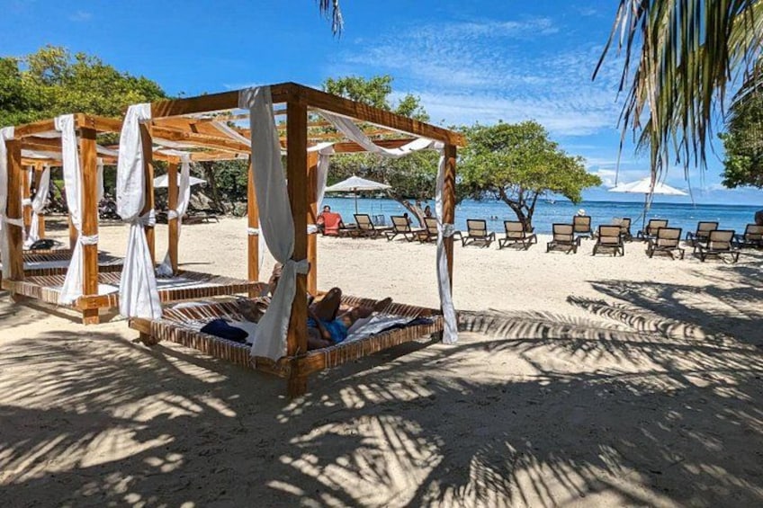 Cartagena 5 Island Hop Tour: Lunch, Snorkel, Beach Clubs, & More 2