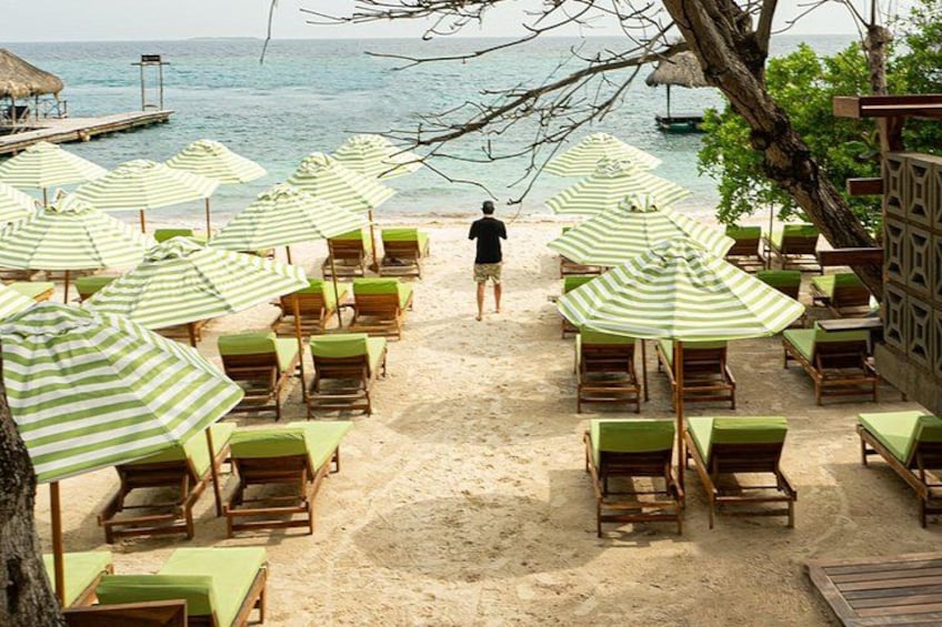Cartagena 5 Island Hop Tour: Lunch, Snorkel, Beach Clubs, & More 4