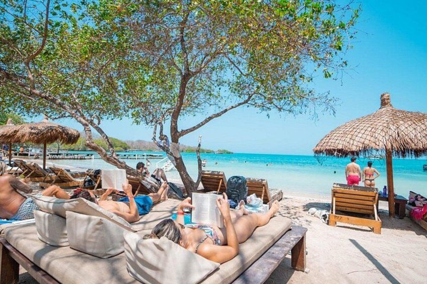 Cartagena 5 Island Hop Tour: Lunch, Snorkel, Beach Clubs, & More 2