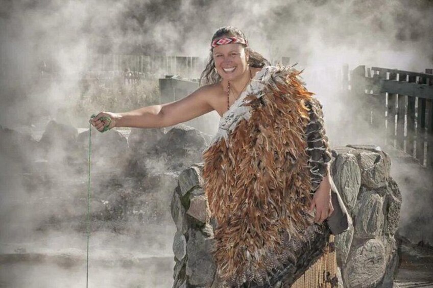 Ex Auckland: Rotorua Māori Village with Haka and Hot Springs 4