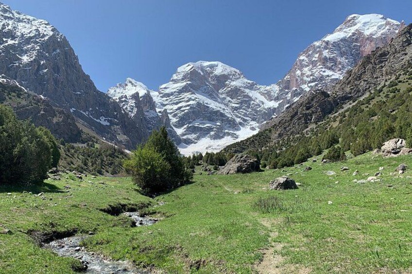 Two gorgeous peaks Bodkhona on the left (5152m) and Chapdara (5049m) stand majestically side by side. 2