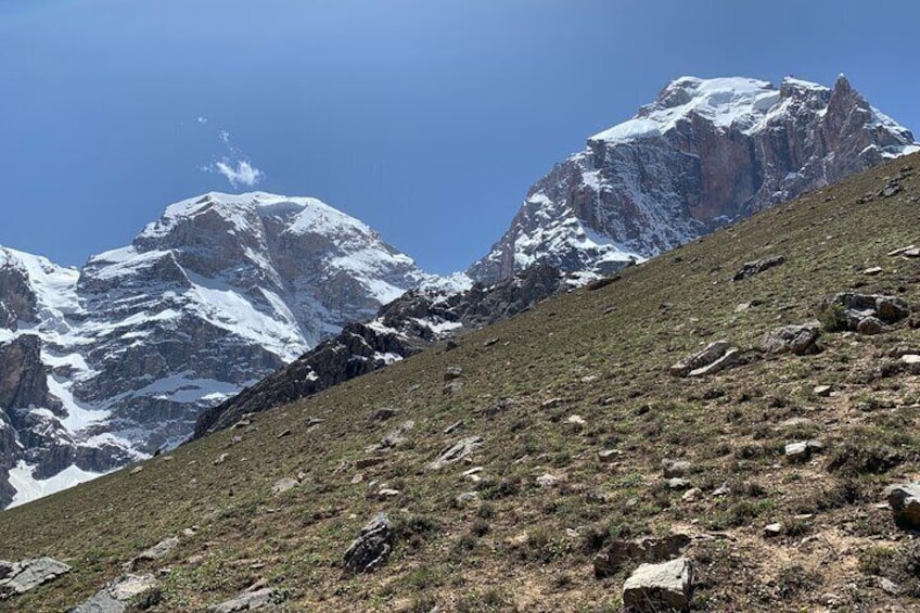 You'll get a close look to Bodkhona (5152m) and Chapdara (5049m) peaks. 2