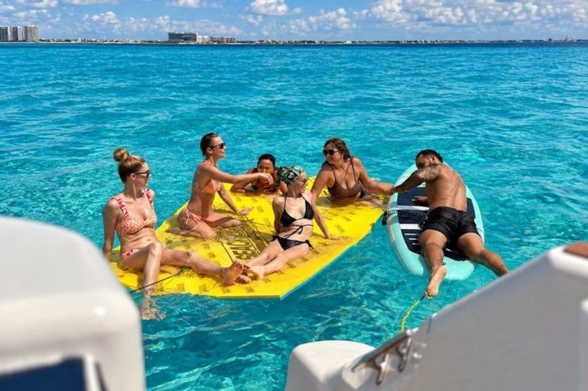 Deluxe Yacht 48FT with FlyBrige Rental in Cancun 3