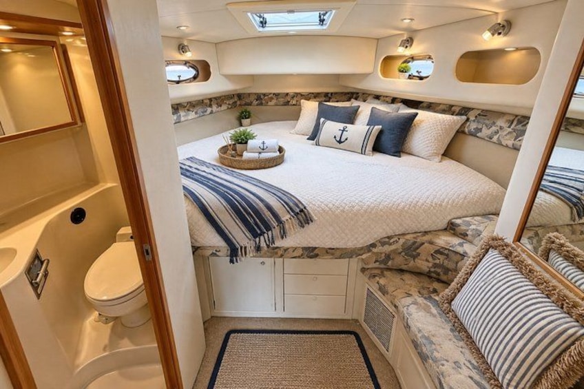Deluxe Yacht 48FT with FlyBrige Rental in Cancun 3