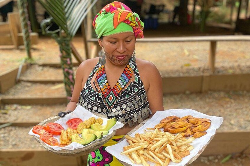 Panama City Visit an Indian town Embera and waterfall with lunch 3