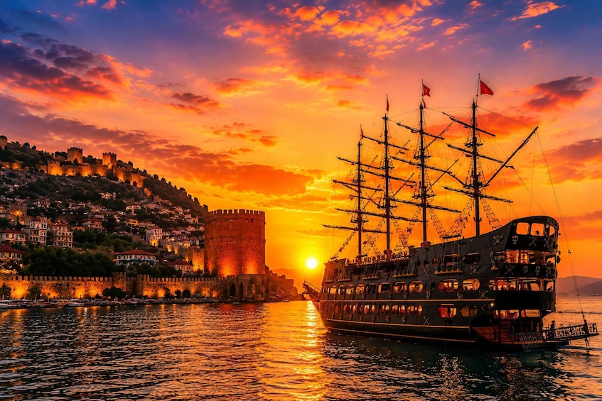 Alanya: Sunset Boat Trip with Foam Party and Sunset Views 1