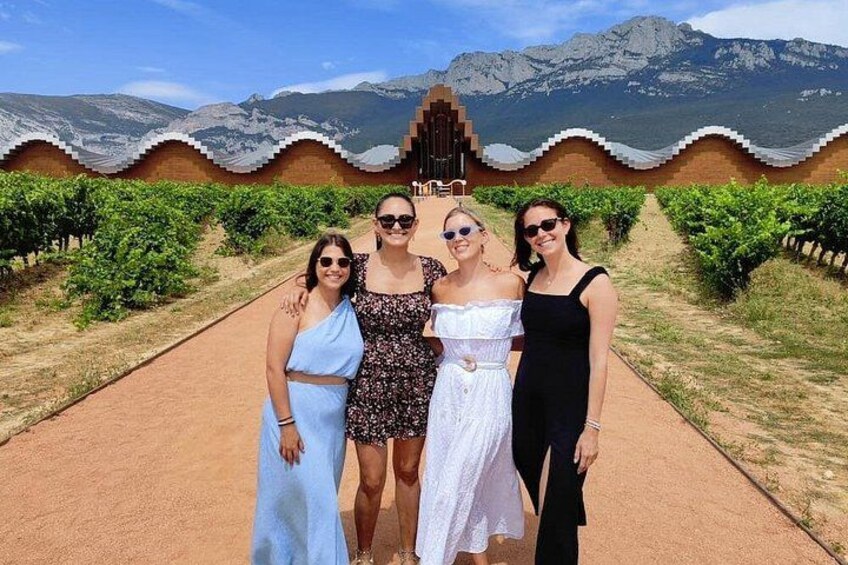 Marques de Riscal and Ysios Rioja Wine Tour and Lunch from Bilbao 2