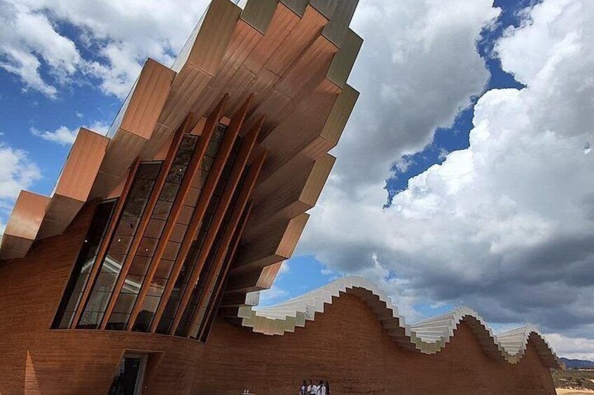 Marques de Riscal and Ysios Rioja Wine Tour and Lunch from Bilbao 1