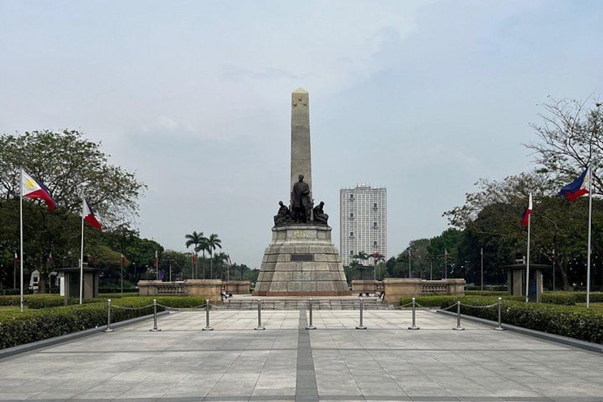 Private Manila Marvels Tour with Personalized Photo Journey 2