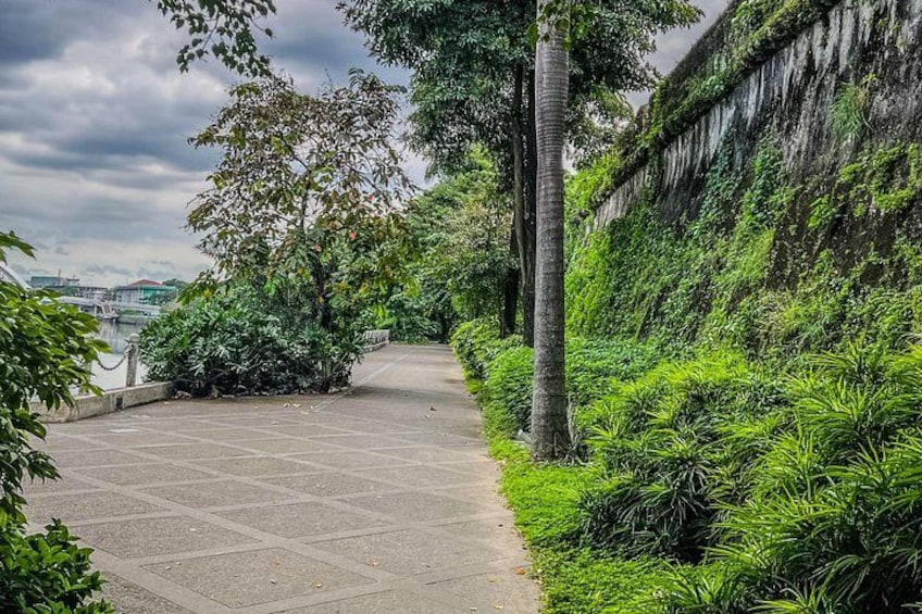 Private Manila Marvels Tour with Personalized Photo Journey 2