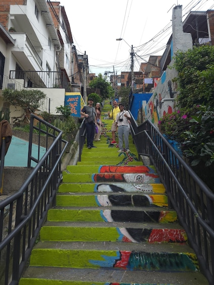 Picture 2 for Activity Graffiti, story & flavor: A journey through comuna 13 3