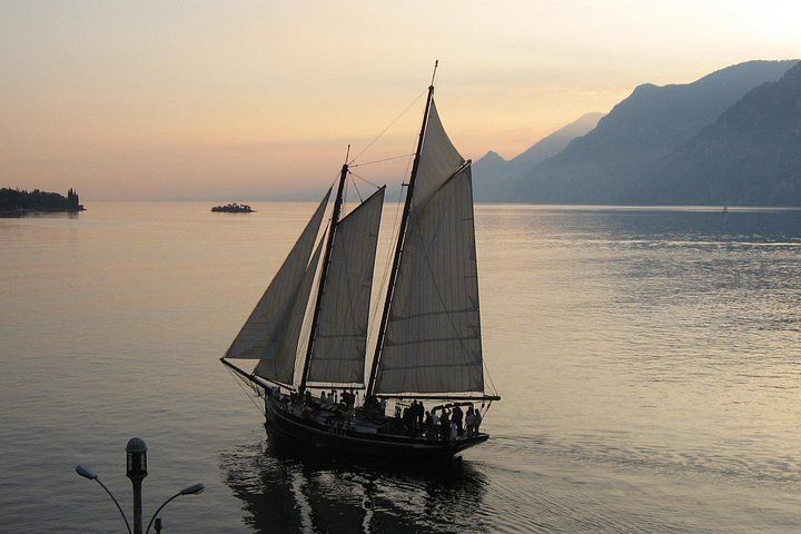 Malcesine: Sunset Romantic Cruise 2