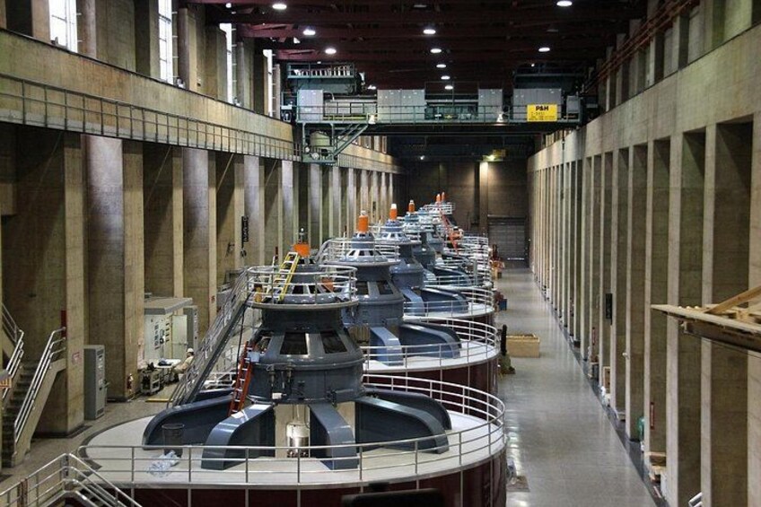 Las Vegas VIP Hoover Dam Tour with Guided Off-Road Adventure 3