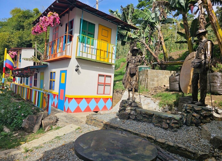 Picture 1 for Activity Medellin: Glamping Spa and coffee tour Experience 3