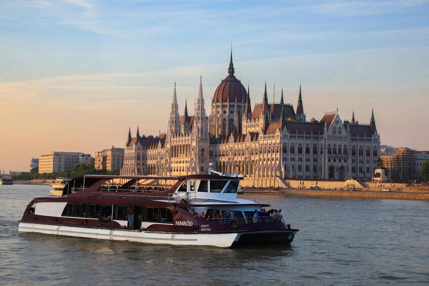 Budapest City Sightseeing Cruise 1