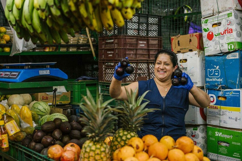 Picture 7 for Activity Medellín: Guided Exotic Fruits Tour 2