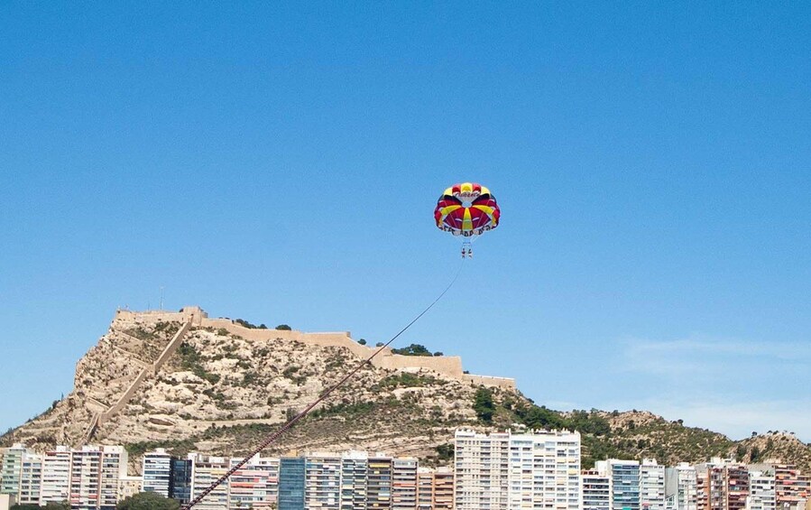 Alicante: Boat Trip and Parasailing Experience with Drink 1