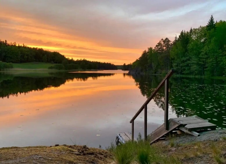 Stockholm: Sunset Hike in Tyresta National Park with Meal 1