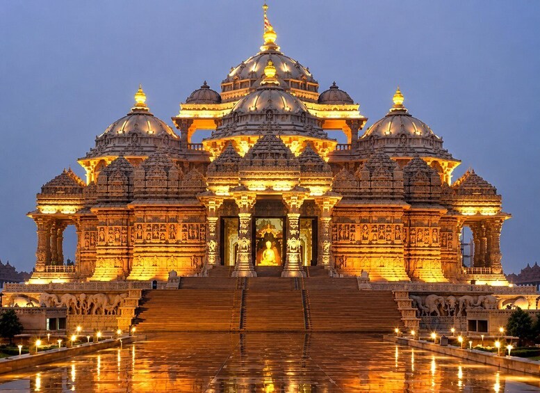 Delhi: Akshardham Temple Tour with Exhibition & Water Show 1