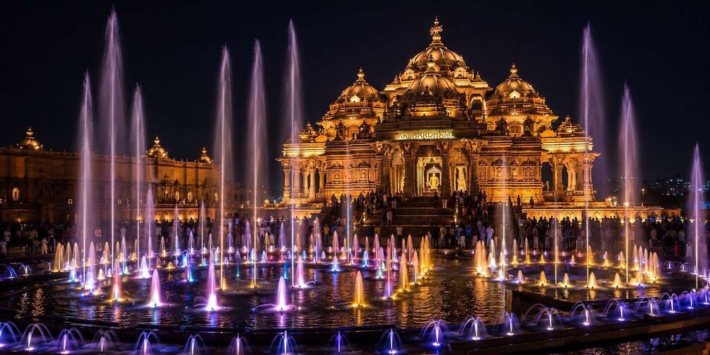Picture 9 for Activity Delhi: Akshardham Temple Tour with Exhibition & Water Show 5