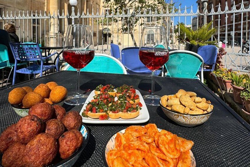 Street Food Lecce: Guided walking tour with typical food and wines. 2