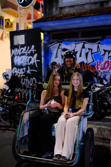 Picture 13 for Activity Yogyakarta: Nighttime Walk and Food Tour 3