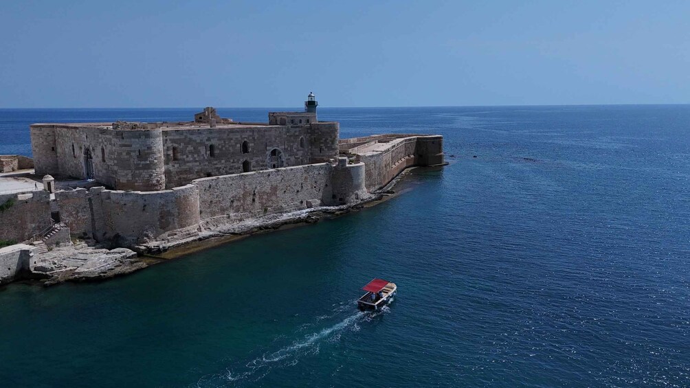 Picture 34 for Activity Syracuse: Ortigia Island and Sea Caves Boat Tour 2