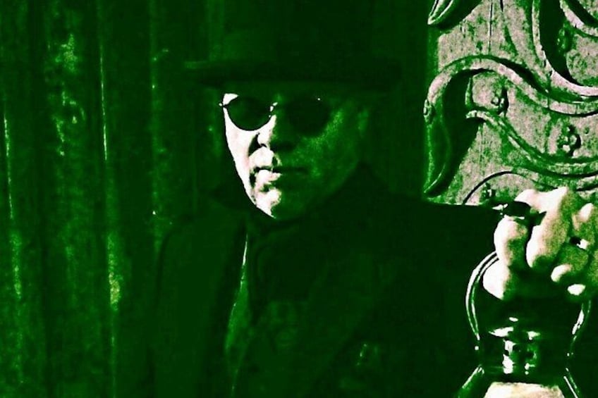 Dr Lynch dares you to join the tour! 5