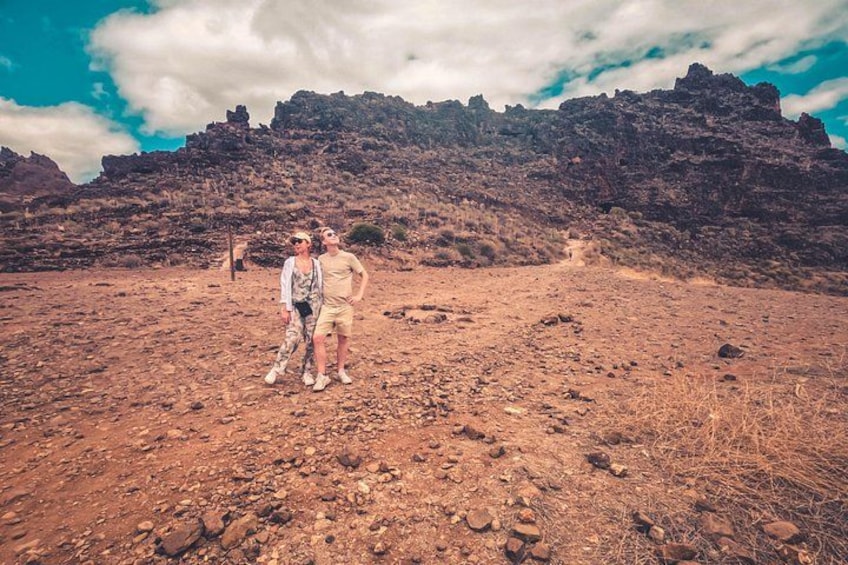 The Red Canyon Tour - Small Group Trip with Local Food Tasting ツ 3