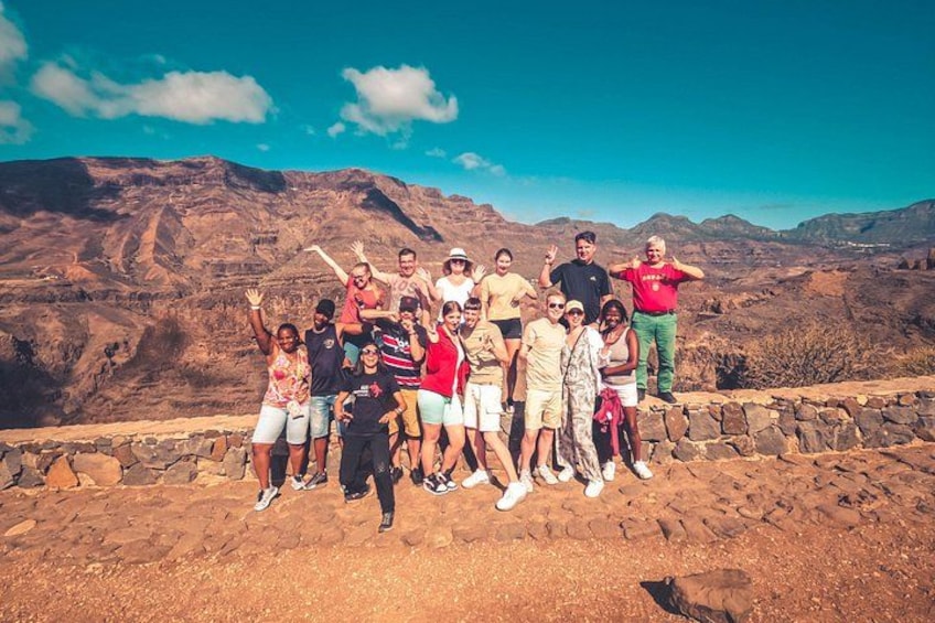 The Red Canyon Tour - Small Group Trip with Local Food Tasting ツ 3