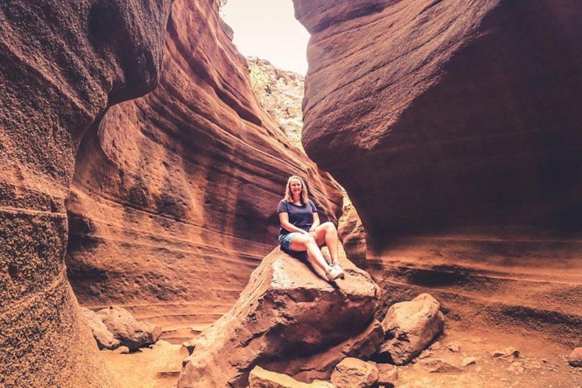 The Red Canyon Tour - Small Group Trip with Local Food Tasting ツ 4